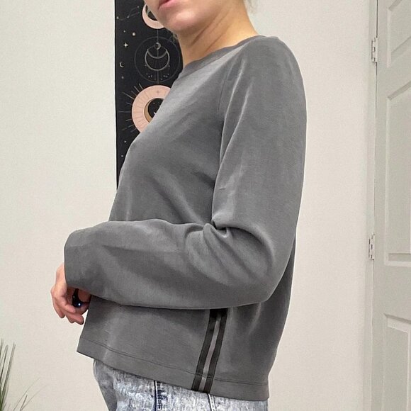 Club Monaco Crew Neck Basic T-Shirt Top Long Sleeve Size M Gray - Picture 2 of 3